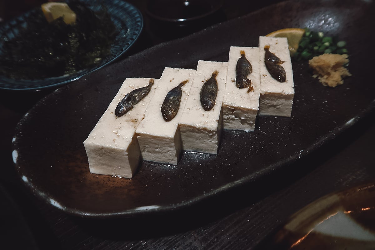 Sukugarasu tofu