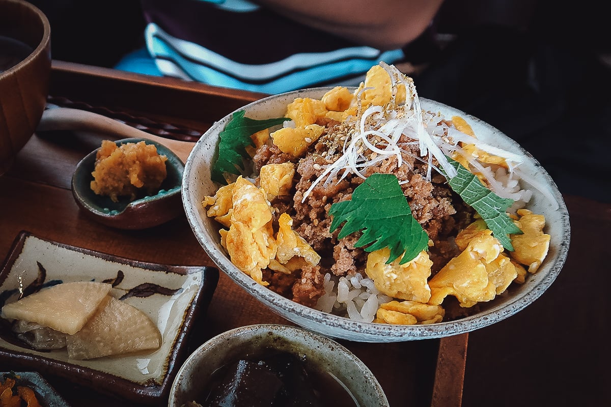 Agu pork with egg rice bowl