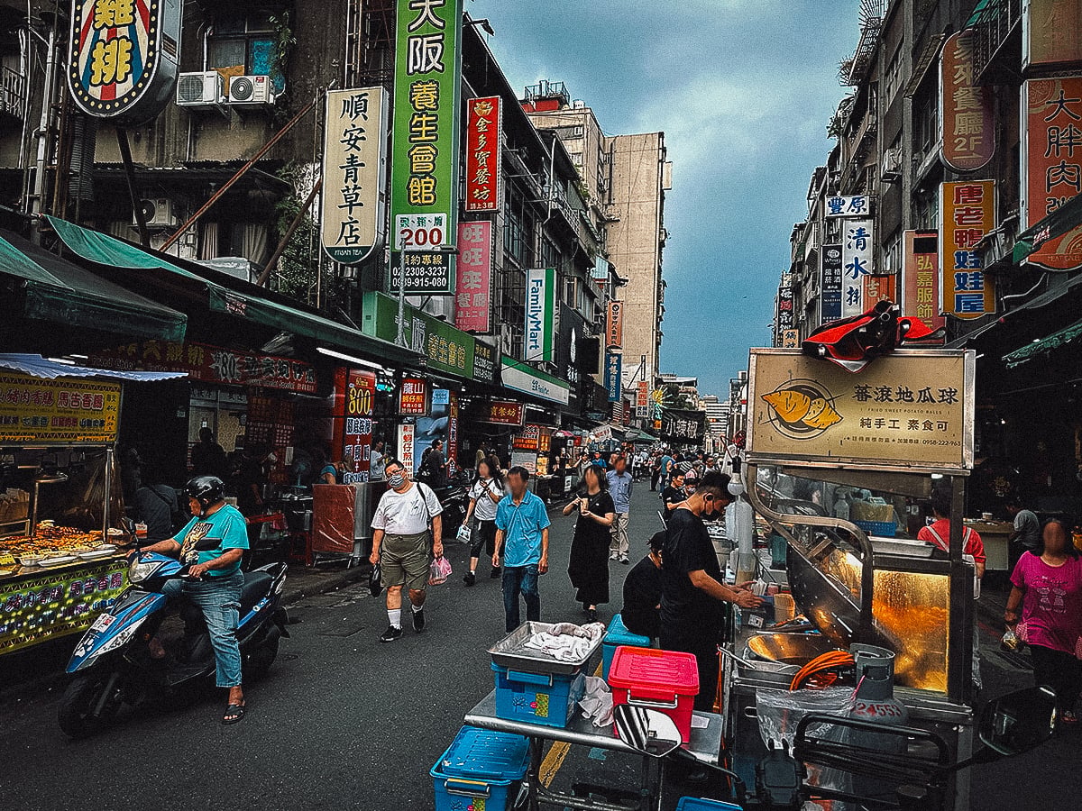 Night Markets in Taipei Stalls at Guangzhou Night Market