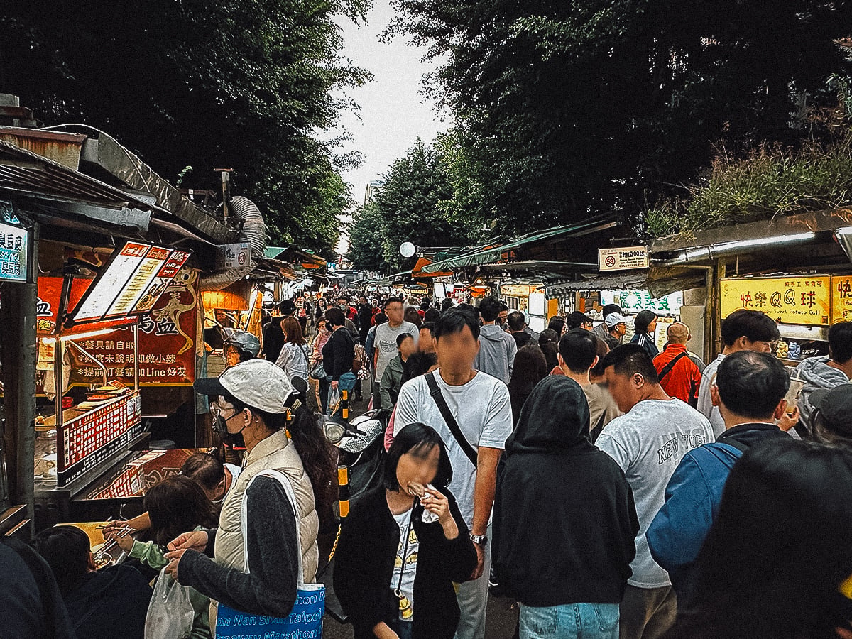 Night Markets in Taipei Lots of people at Nanjichang Night Market