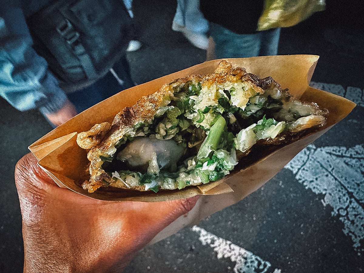 Night Markets in Taipei Oyster fritter at Nanjichang Night Market