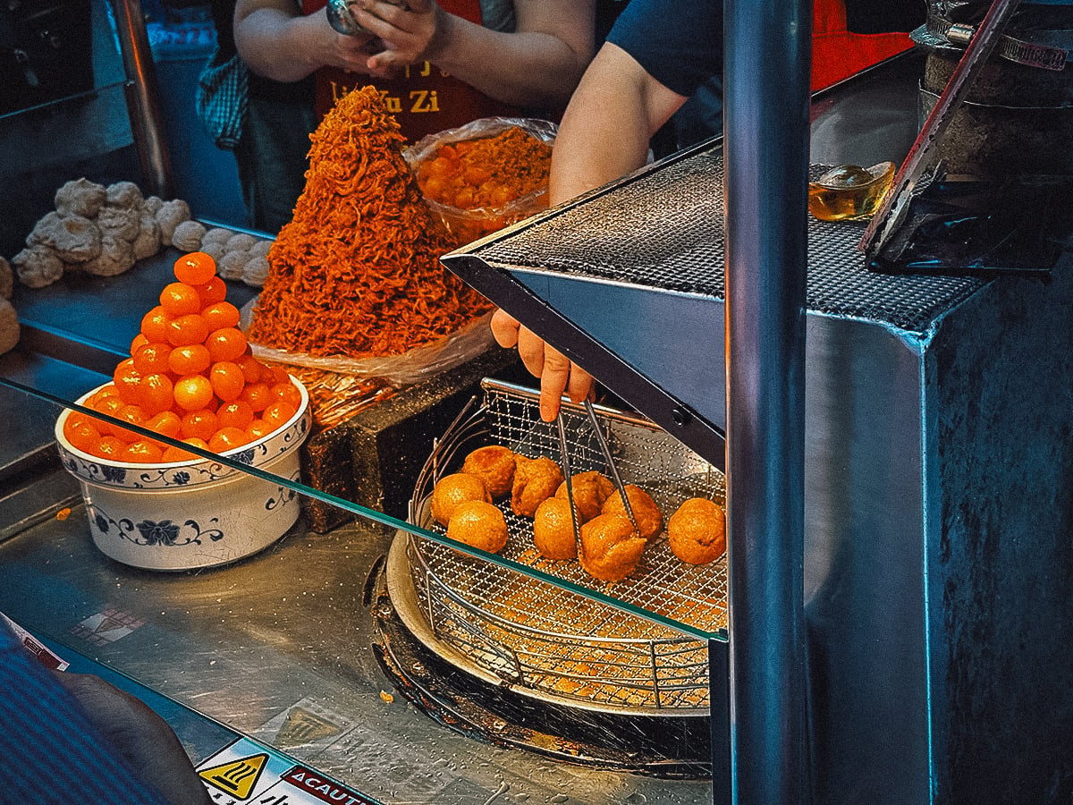 Night Markets in Taipei Fried taro dish