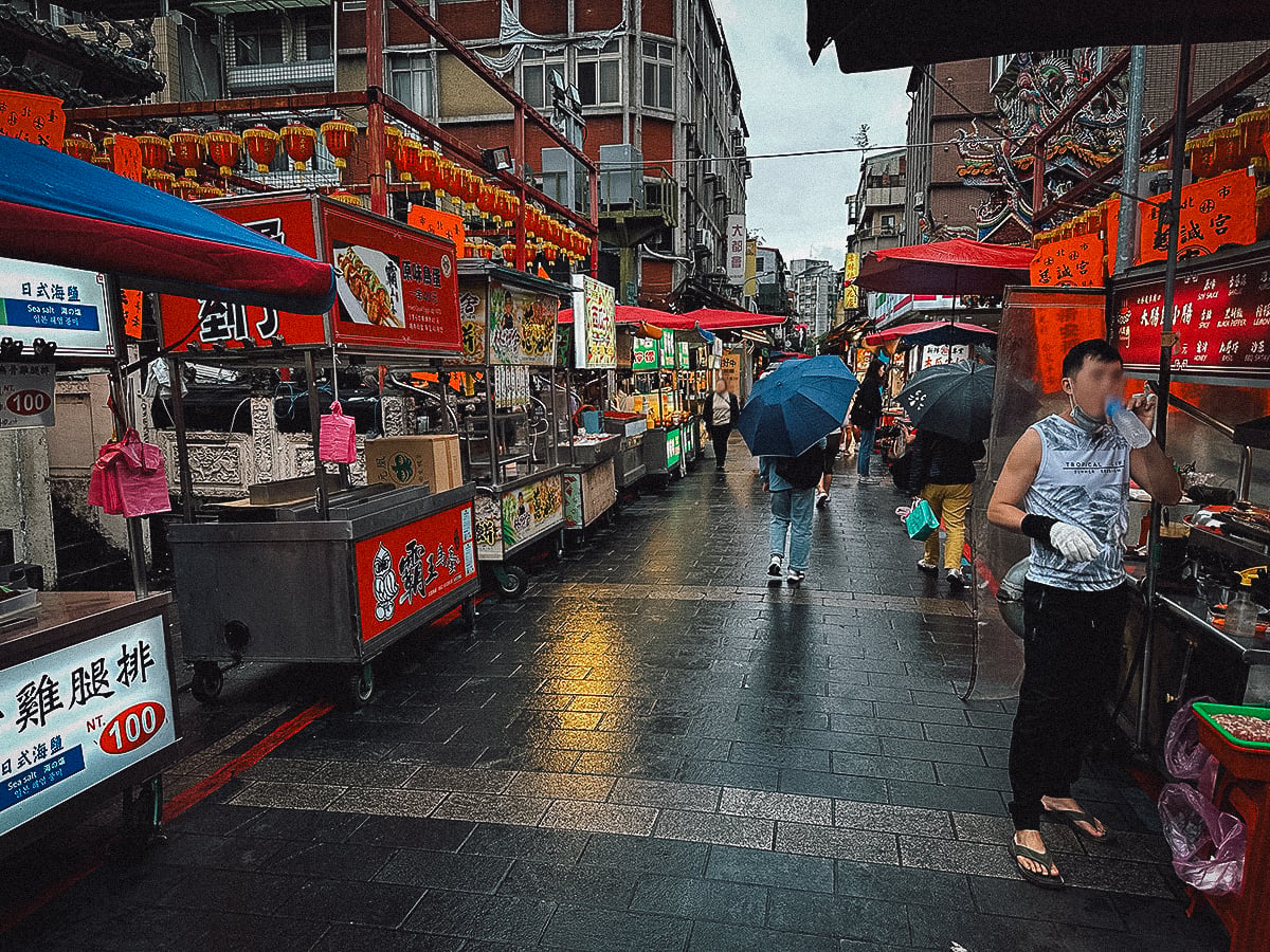 Night Markets in Taipei Shilin Night Market in the rain