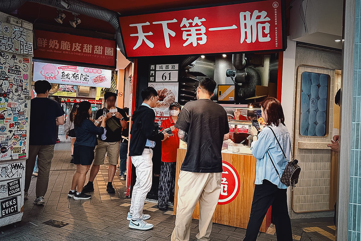 The Best Restaurants in Taipei Crispy milk donut shop in Taipei